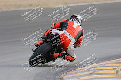 media/Dec-17-2022-SoCal Trackdays (Sat) [[224abd9271]]/Turn 10 Backside (120pm)/